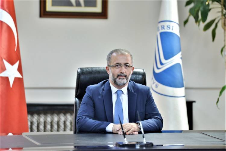 Sakarya Üniversitesi’nde Rektörlük Devir Teslimi Yapıldı